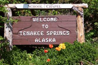 Tenakee Springs Tenakee Springs P1320469 o6bd4t