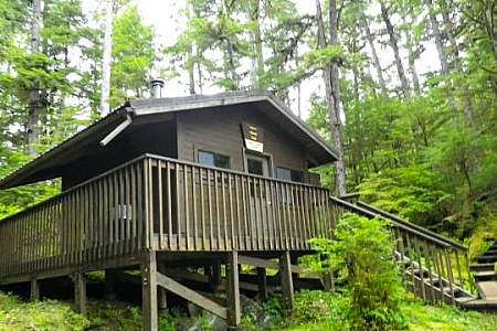Frosty Bay Cabin